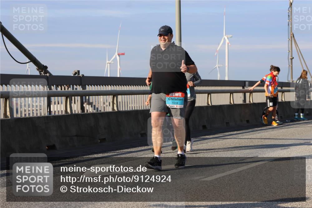 03.10.2025 - Köhlbrandbrückenlauf Strokosch-Dieckow http://msf.ph/oto/9124924 03.10.2025 10:06:19 Position 2 1518 meine-sportfotos.de