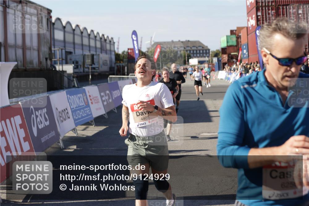 03.10.2025 - Köhlbrandbrückenlauf Jannik Wohlers http://msf.ph/oto/9124929 03.10.2025 13:06:40 Ziel 4015, 4026, 4122, 4151, 4312, 4396, 4405, 5798, 5971, 6061, 6089, 6256, 6721 meine-sportfotos.de