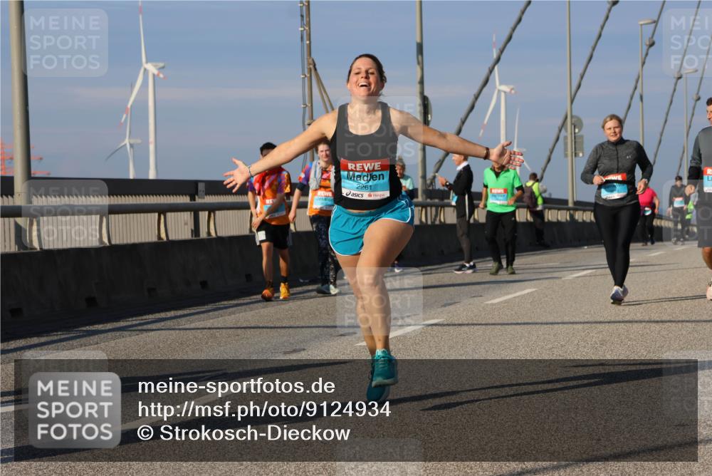 03.10.2025 - Köhlbrandbrückenlauf Strokosch-Dieckow http://msf.ph/oto/9124934 03.10.2025 10:06:21 Position 2 2261 meine-sportfotos.de