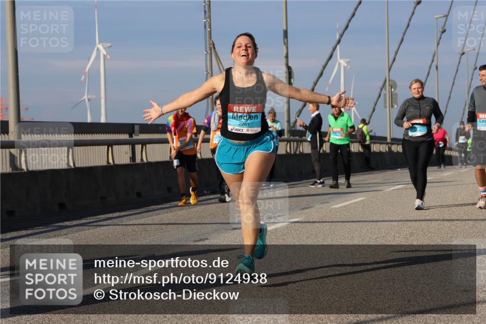 03.10.2025 - Köhlbrandbrückenlauf Strokosch-Dieckow http://msf.ph/oto/9124938 03.10.2025 10:06:21 Position 2 2261 meine-sportfotos.de