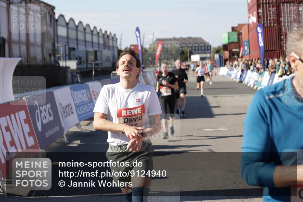 03.10.2025 - Köhlbrandbrückenlauf Jannik Wohlers http://msf.ph/oto/9124940 03.10.2025 13:06:40 Ziel 4015, 4026, 4122, 4151, 4312, 4396, 4405, 5798, 5971, 6061, 6089, 6256, 6721 meine-sportfotos.de