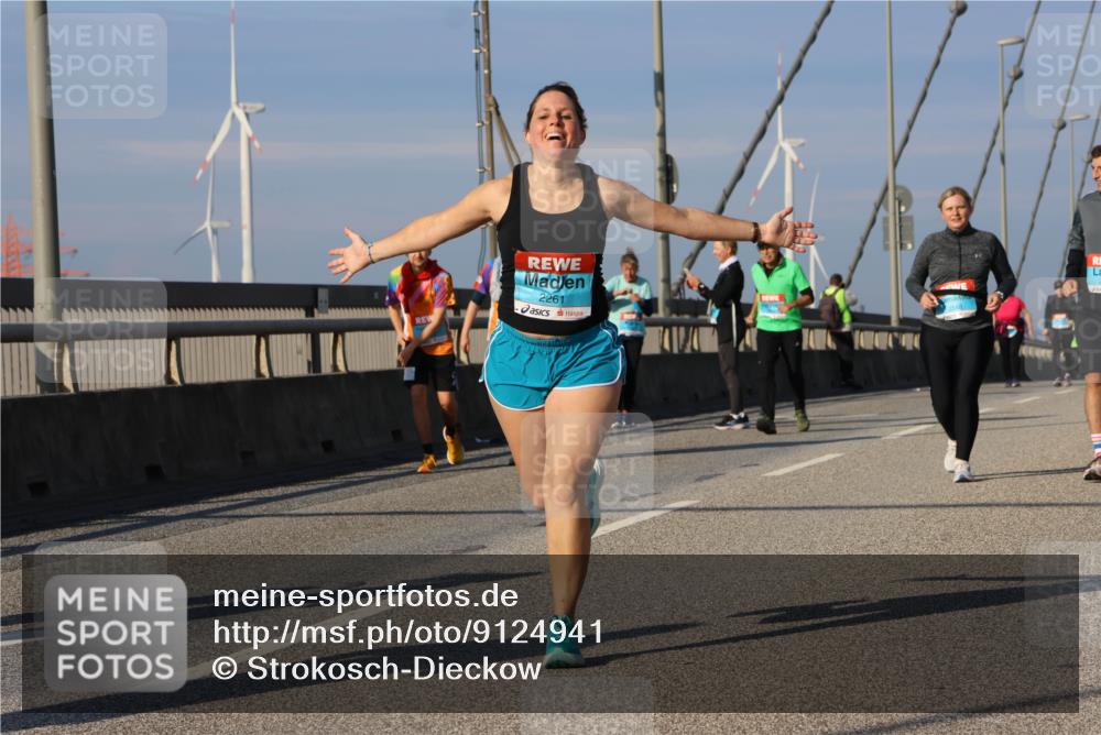 03.10.2025 - Köhlbrandbrückenlauf Strokosch-Dieckow http://msf.ph/oto/9124941 03.10.2025 10:06:21 Position 2 2261 meine-sportfotos.de