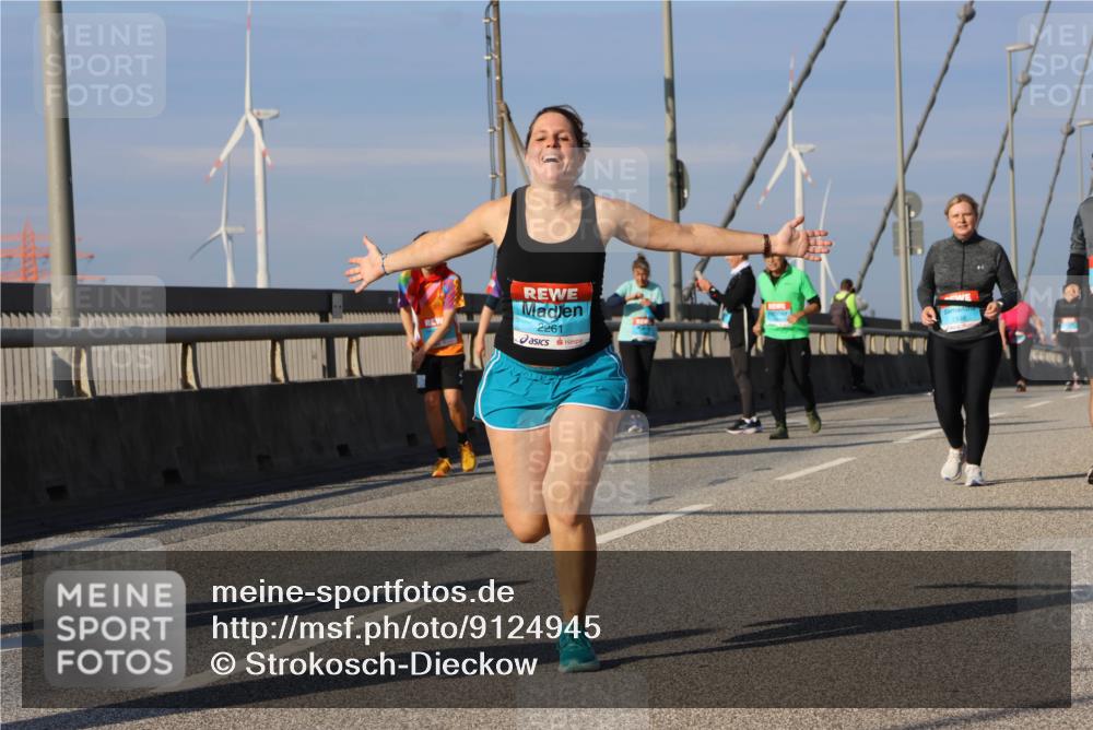 03.10.2025 - Köhlbrandbrückenlauf Strokosch-Dieckow http://msf.ph/oto/9124945 03.10.2025 10:06:21 Position 2 2261 meine-sportfotos.de