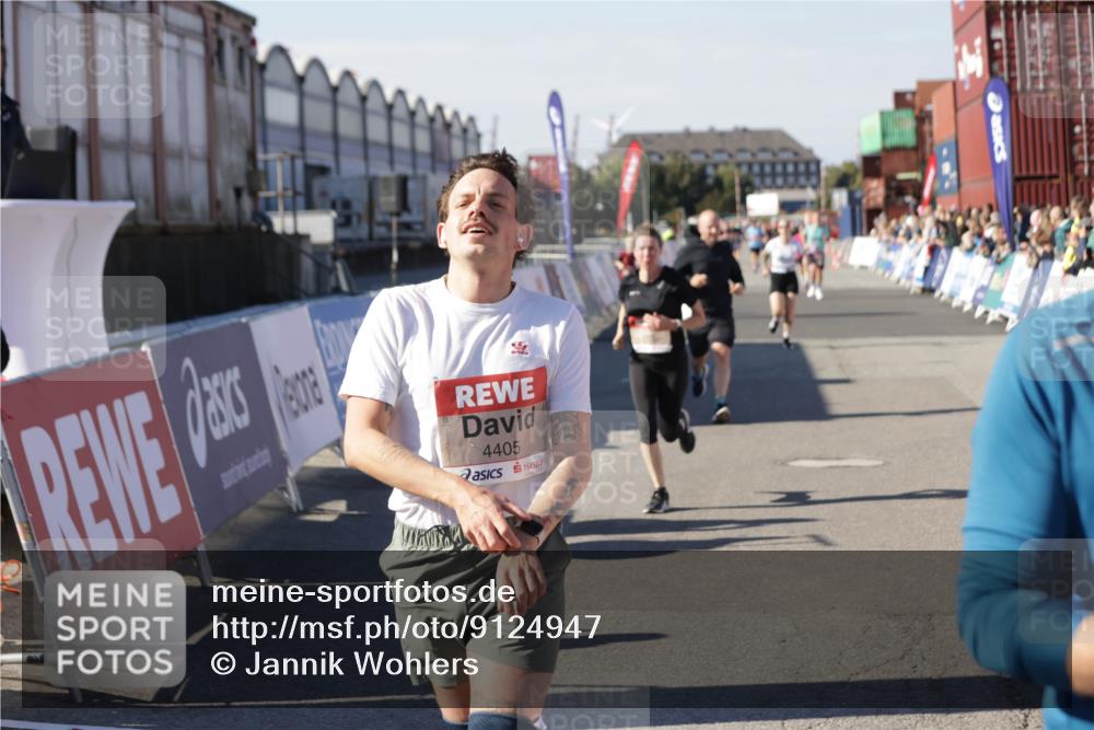 03.10.2025 - Köhlbrandbrückenlauf Jannik Wohlers http://msf.ph/oto/9124947 03.10.2025 13:06:40 Ziel 4015, 4026, 4122, 4151, 4312, 4396, 4405, 5798, 5971, 6061, 6089, 6256, 6721 meine-sportfotos.de