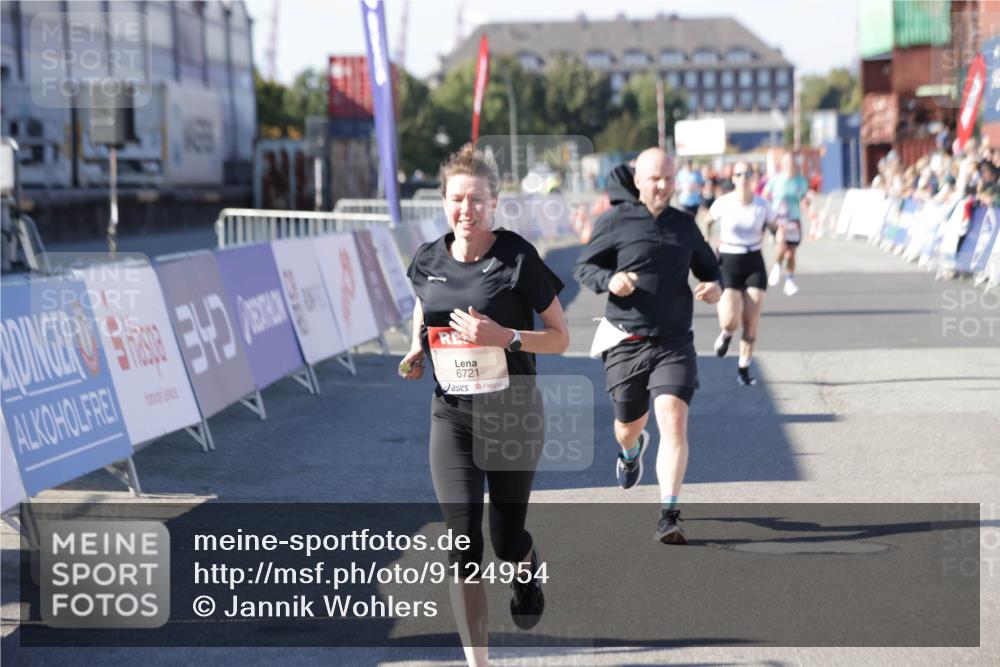 03.10.2025 - Köhlbrandbrückenlauf Jannik Wohlers http://msf.ph/oto/9124954 03.10.2025 13:06:41 Ziel 4015, 4026, 4122, 4151, 4312, 4405, 5798, 5971, 6061, 6089, 6256, 6721 meine-sportfotos.de
