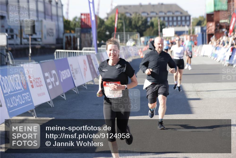 03.10.2025 - Köhlbrandbrückenlauf Jannik Wohlers http://msf.ph/oto/9124958 03.10.2025 13:06:41 Ziel 4015, 4026, 4122, 4151, 4312, 4405, 5798, 5971, 6061, 6089, 6256, 6721 meine-sportfotos.de