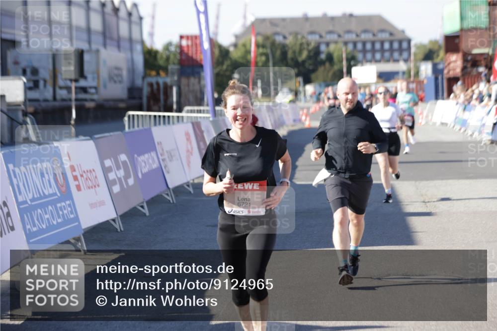 03.10.2025 - Köhlbrandbrückenlauf Jannik Wohlers http://msf.ph/oto/9124965 03.10.2025 13:06:41 Ziel 4015, 4026, 4122, 4151, 4312, 4405, 5798, 5971, 6061, 6089, 6256, 6721 meine-sportfotos.de