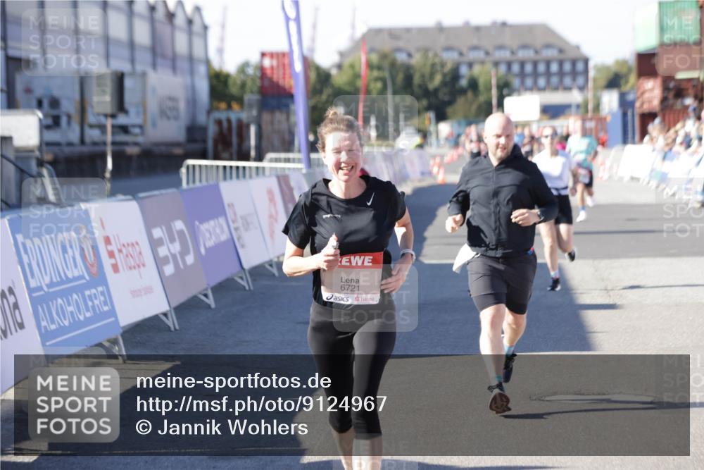 03.10.2025 - Köhlbrandbrückenlauf Jannik Wohlers http://msf.ph/oto/9124967 03.10.2025 13:06:41 Ziel 4015, 4026, 4122, 4151, 4312, 4405, 5798, 5971, 6061, 6089, 6256, 6721 meine-sportfotos.de