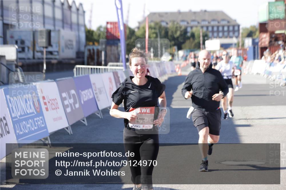 03.10.2025 - Köhlbrandbrückenlauf Jannik Wohlers http://msf.ph/oto/9124970 03.10.2025 13:06:41 Ziel 4015, 4026, 4122, 4151, 4312, 4405, 5798, 5971, 6061, 6089, 6256, 6721 meine-sportfotos.de