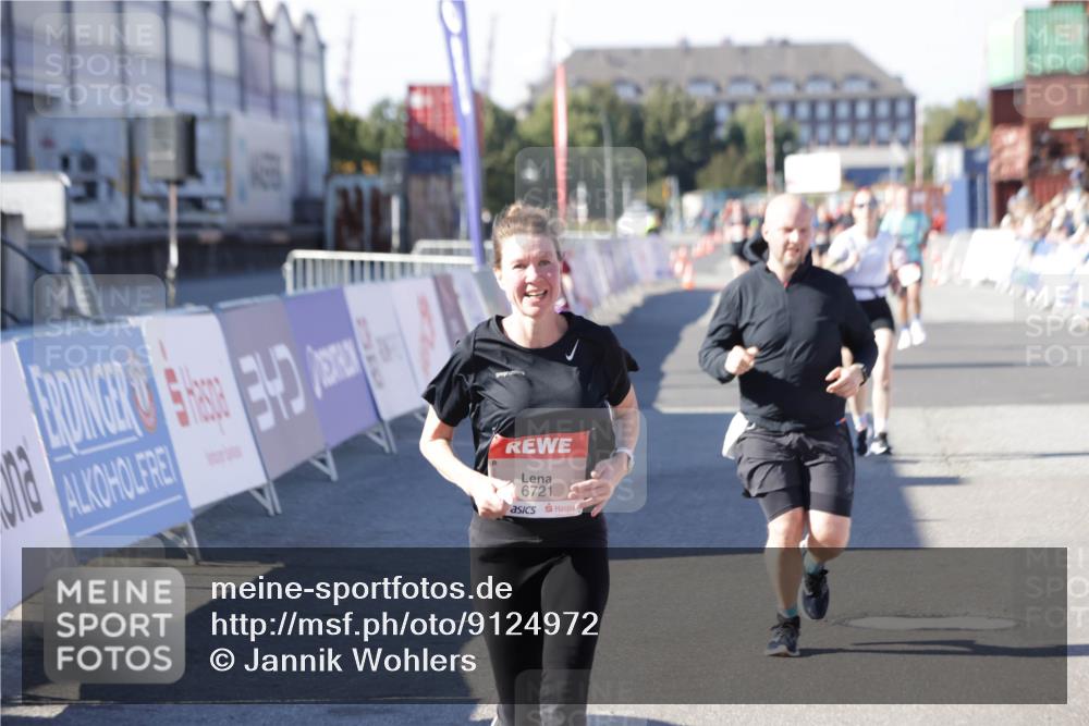 03.10.2025 - Köhlbrandbrückenlauf Jannik Wohlers http://msf.ph/oto/9124972 03.10.2025 13:06:41 Ziel 4015, 4026, 4122, 4151, 4312, 4405, 5798, 5971, 6061, 6089, 6256, 6721 meine-sportfotos.de