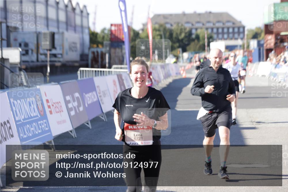 03.10.2025 - Köhlbrandbrückenlauf Jannik Wohlers http://msf.ph/oto/9124977 03.10.2025 13:06:42 Ziel 4015, 4026, 4122, 4151, 4312, 4405, 5798, 5971, 6056, 6061, 6089, 6256, 6721 meine-sportfotos.de