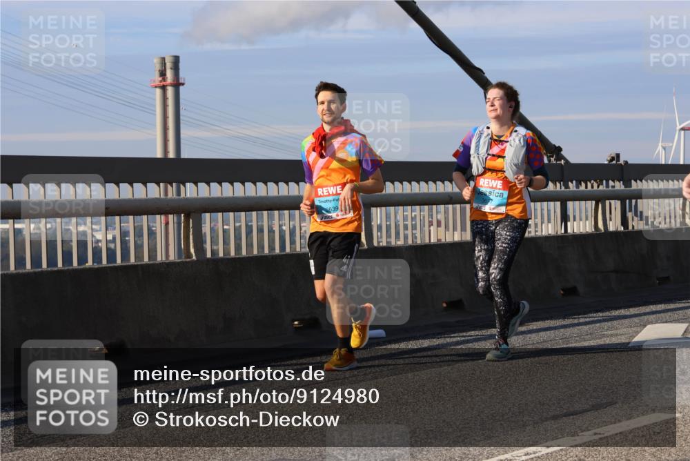 03.10.2025 - Köhlbrandbrückenlauf Strokosch-Dieckow http://msf.ph/oto/9124980 03.10.2025 10:06:28 Position 2 8639 meine-sportfotos.de