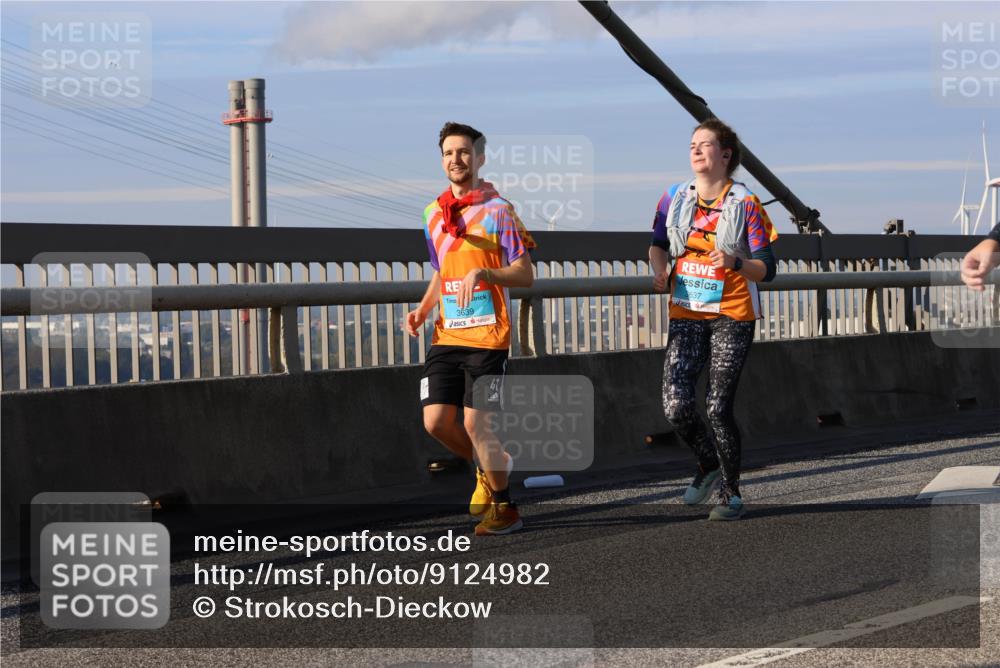 03.10.2025 - Köhlbrandbrückenlauf Strokosch-Dieckow http://msf.ph/oto/9124982 03.10.2025 10:06:28 Position 2 3639, 3637 meine-sportfotos.de