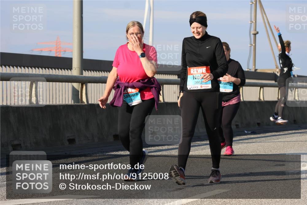 03.10.2025 - Köhlbrandbrückenlauf Strokosch-Dieckow http://msf.ph/oto/9125008 03.10.2025 10:06:44 Position 2 2440, 2662, 3131 meine-sportfotos.de