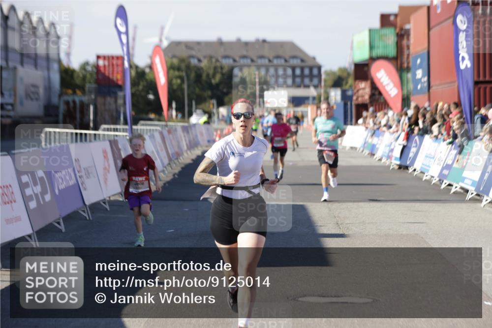 03.10.2025 - Köhlbrandbrückenlauf Jannik Wohlers http://msf.ph/oto/9125014 03.10.2025 13:06:45 Ziel 4026, 4151, 4312, 4405, 5798, 5971, 6056, 6061, 6089, 6256, 6721 meine-sportfotos.de