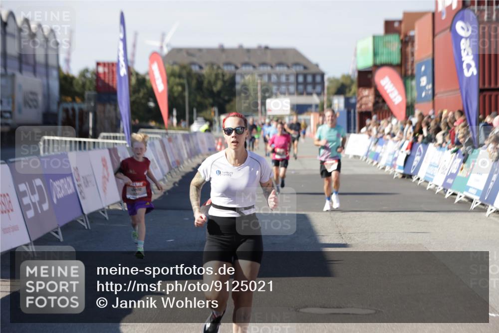 03.10.2025 - Köhlbrandbrückenlauf Jannik Wohlers http://msf.ph/oto/9125021 03.10.2025 13:06:45 Ziel 4026, 4151, 4312, 4405, 5798, 5971, 6056, 6061, 6089, 6256, 6721 meine-sportfotos.de