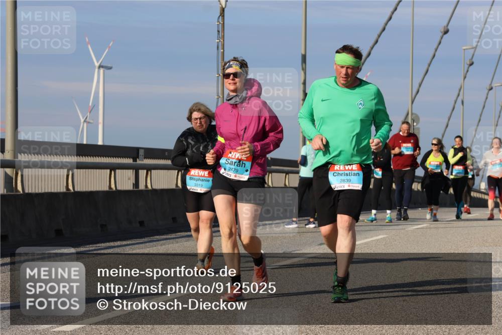 03.10.2025 - Köhlbrandbrückenlauf Strokosch-Dieckow http://msf.ph/oto/9125025 03.10.2025 10:06:48 Position 2 3319, 2479, 2839 meine-sportfotos.de