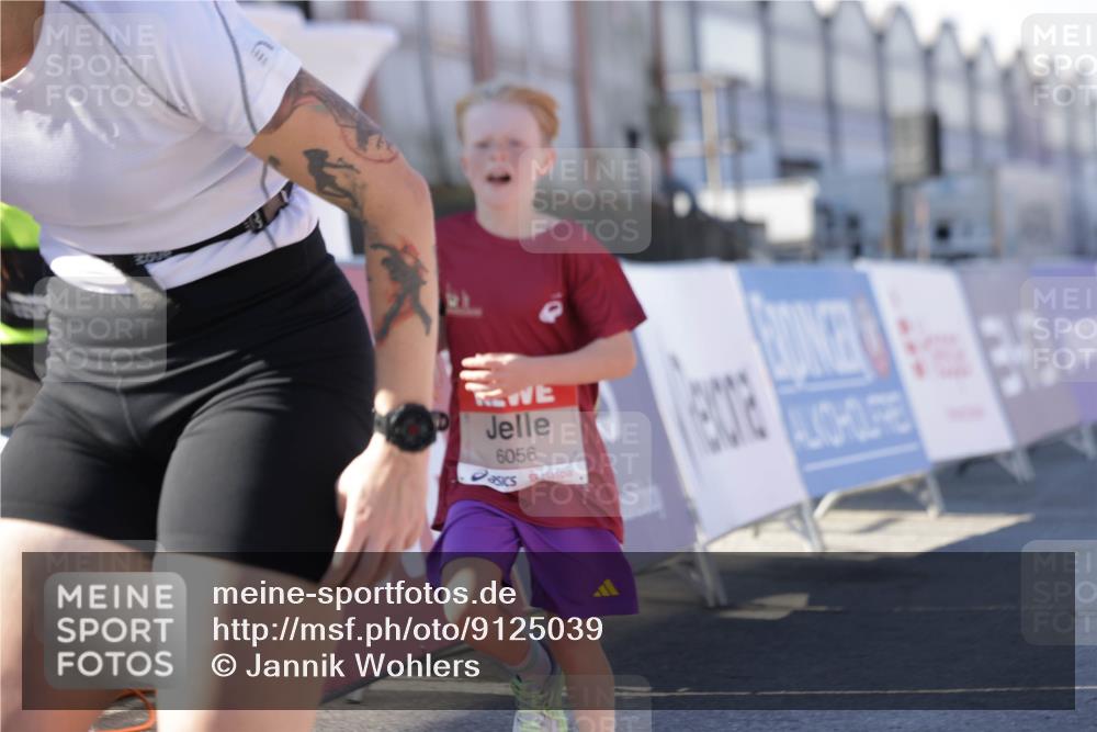 03.10.2025 - Köhlbrandbrückenlauf Jannik Wohlers http://msf.ph/oto/9125039 03.10.2025 13:06:49 Ziel 4405, 5798, 5963, 5971, 6056, 6061, 6089, 6721, 6745 meine-sportfotos.de