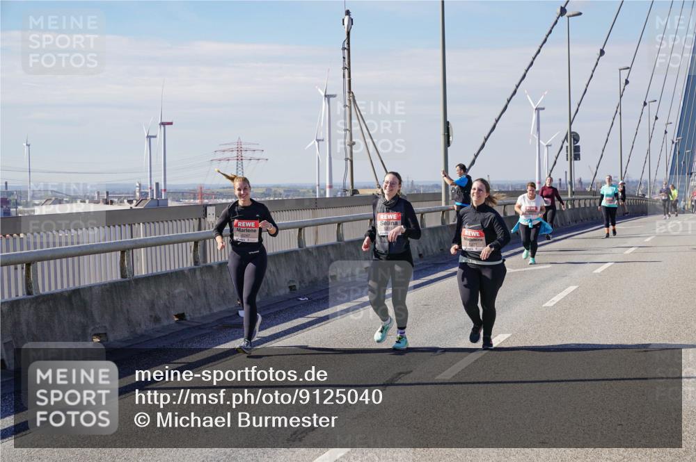03.10.2025 - Köhlbrandbrückenlauf Michael Burmester http://msf.ph/oto/9125040 03.10.2025 13:08:23 Position 2 6247, 5271 meine-sportfotos.de