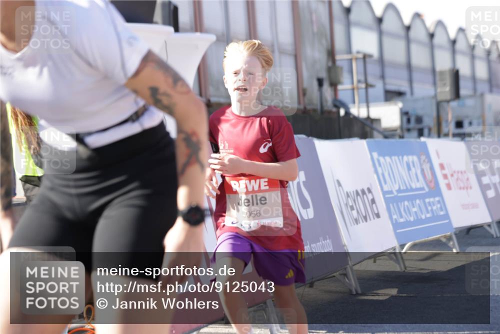03.10.2025 - Köhlbrandbrückenlauf Jannik Wohlers http://msf.ph/oto/9125043 03.10.2025 13:06:49 Ziel 4405, 5798, 5963, 5971, 6056, 6061, 6089, 6721, 6745 meine-sportfotos.de