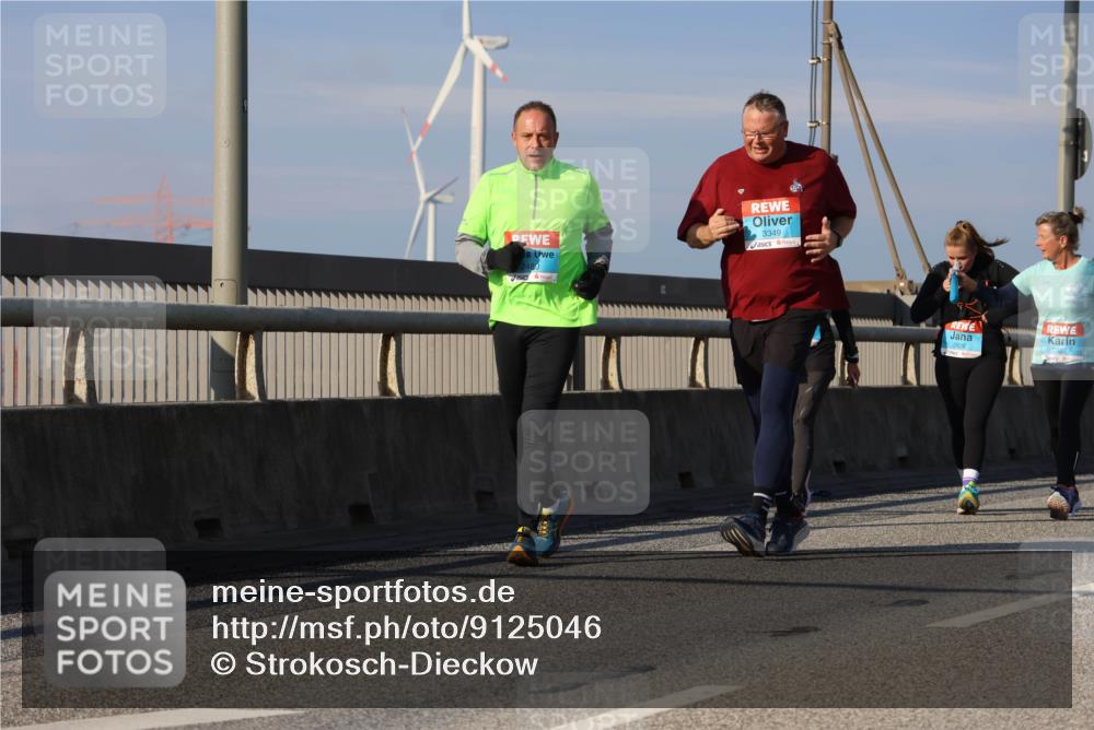 03.10.2025 - Köhlbrandbrückenlauf Strokosch-Dieckow http://msf.ph/oto/9125046 03.10.2025 10:06:54 Position 2 2480, 3349, 2926, 2927 meine-sportfotos.de