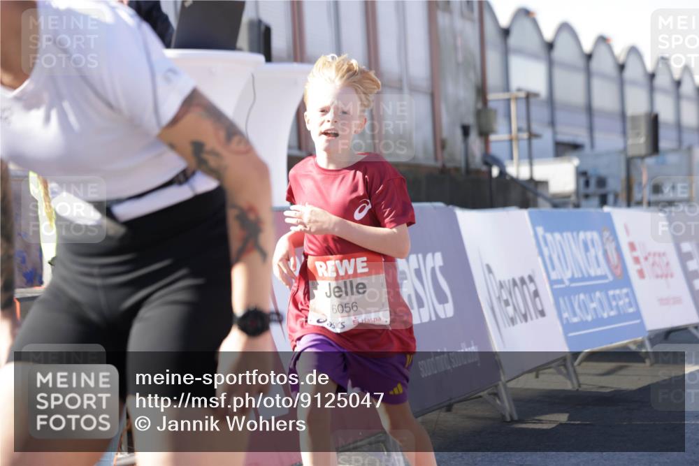 03.10.2025 - Köhlbrandbrückenlauf Jannik Wohlers http://msf.ph/oto/9125047 03.10.2025 13:06:49 Ziel 4405, 5798, 5963, 5971, 6056, 6061, 6089, 6721, 6745 meine-sportfotos.de