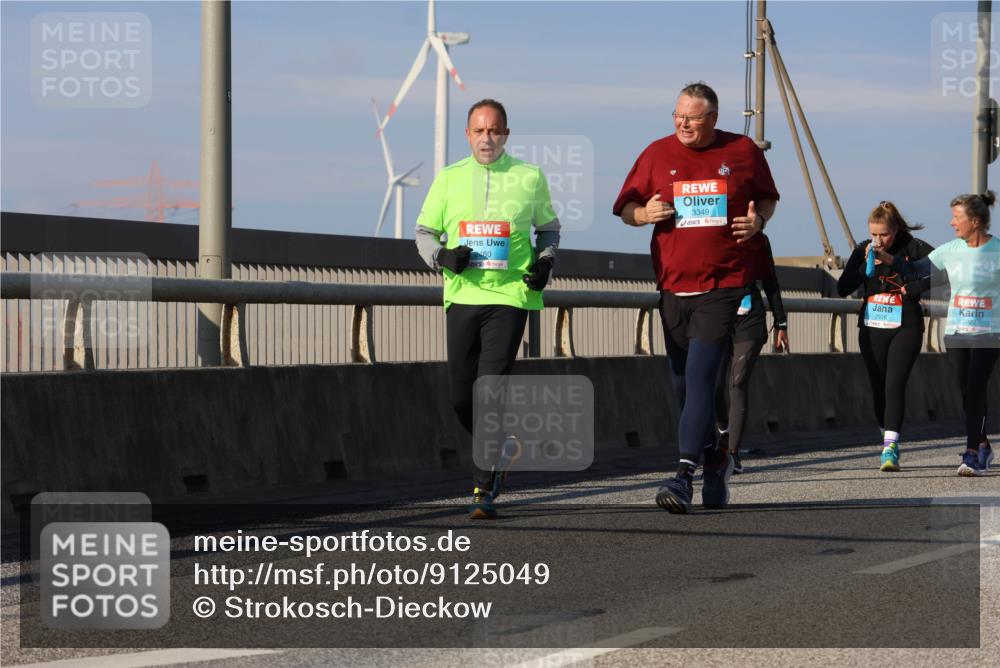 03.10.2025 - Köhlbrandbrückenlauf Strokosch-Dieckow http://msf.ph/oto/9125049 03.10.2025 10:06:54 Position 2 2480, 3349, 2926, 2927 meine-sportfotos.de