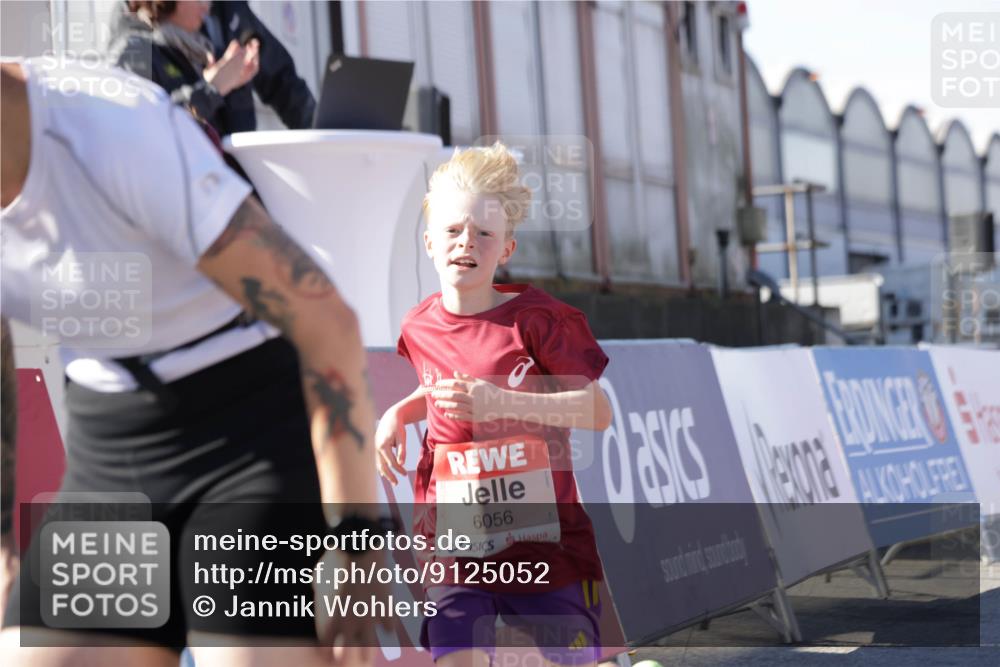 03.10.2025 - Köhlbrandbrückenlauf Jannik Wohlers http://msf.ph/oto/9125052 03.10.2025 13:06:49 Ziel 4405, 5798, 5963, 5971, 6056, 6061, 6089, 6721, 6745 meine-sportfotos.de