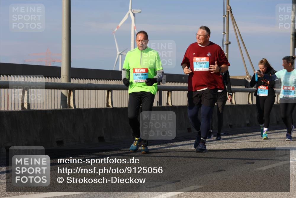 03.10.2025 - Köhlbrandbrückenlauf Strokosch-Dieckow http://msf.ph/oto/9125056 03.10.2025 10:06:54 Position 2 2480, 3349, 2927, 2926 meine-sportfotos.de