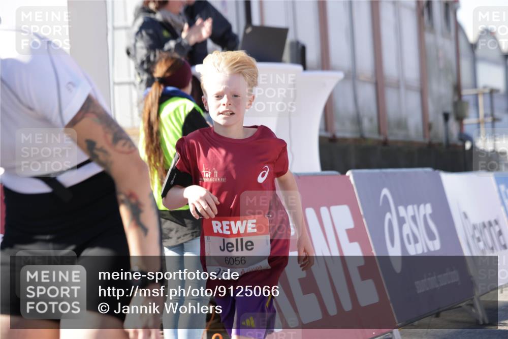 03.10.2025 - Köhlbrandbrückenlauf Jannik Wohlers http://msf.ph/oto/9125066 03.10.2025 13:06:49 Ziel 4405, 5798, 5963, 5971, 6056, 6061, 6089, 6721, 6745 meine-sportfotos.de