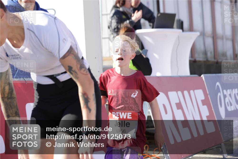 03.10.2025 - Köhlbrandbrückenlauf Jannik Wohlers http://msf.ph/oto/9125073 03.10.2025 13:06:49 Ziel 4405, 5798, 5963, 5971, 6056, 6061, 6089, 6721, 6745 meine-sportfotos.de