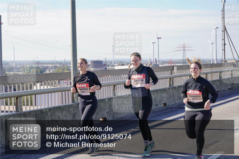03.10.2025 - Köhlbrandbrückenlauf Michael Burmester http://msf.ph/oto/9125074 03.10.2025 13:08:25 Position 2 6247, 5315, 5271 meine-sportfotos.de