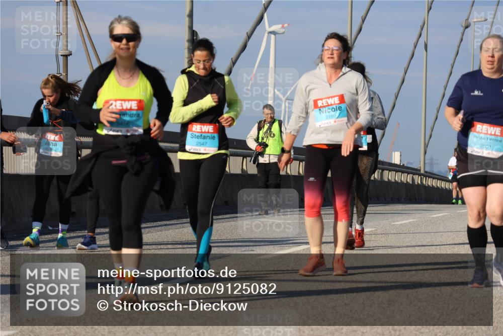 03.10.2025 - Köhlbrandbrückenlauf Strokosch-Dieckow http://msf.ph/oto/9125082 03.10.2025 10:06:57 Position 2 3456, 2547, 2199, 2501 meine-sportfotos.de