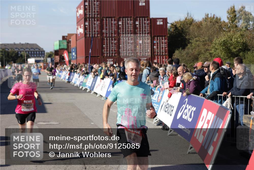 03.10.2025 - Köhlbrandbrückenlauf Jannik Wohlers http://msf.ph/oto/9125085 03.10.2025 13:06:53 Ziel 4152, 4249, 5963, 5971, 6056, 6089, 6745, 6799 meine-sportfotos.de