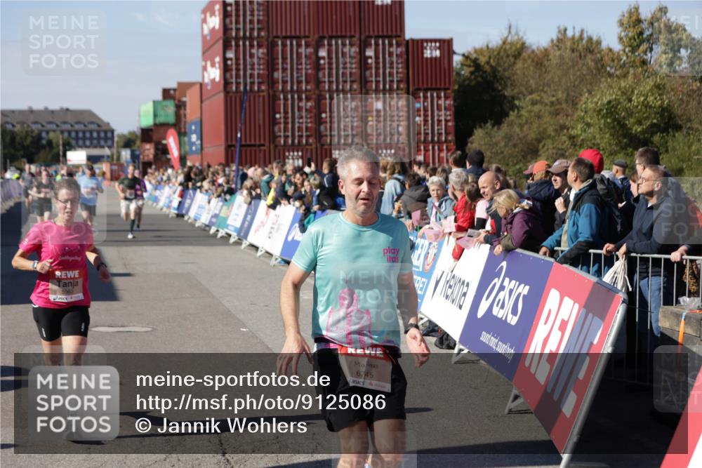 03.10.2025 - Köhlbrandbrückenlauf Jannik Wohlers http://msf.ph/oto/9125086 03.10.2025 13:06:53 Ziel 4152, 4249, 5963, 5971, 6056, 6089, 6745, 6799 meine-sportfotos.de