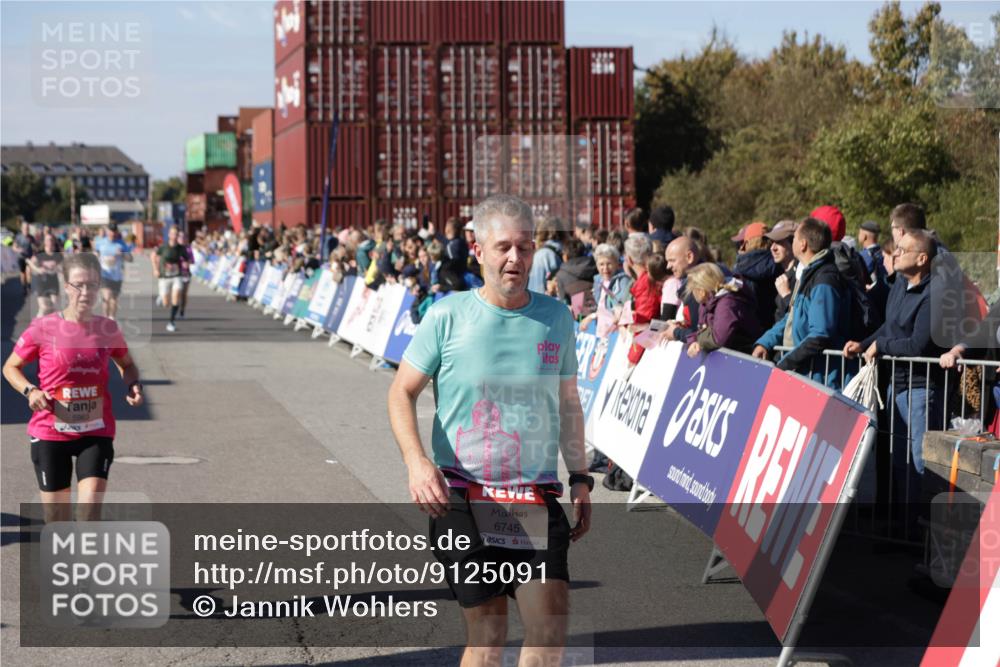 03.10.2025 - Köhlbrandbrückenlauf Jannik Wohlers http://msf.ph/oto/9125091 03.10.2025 13:06:53 Ziel 4152, 4249, 5963, 5971, 6056, 6089, 6745, 6799 meine-sportfotos.de