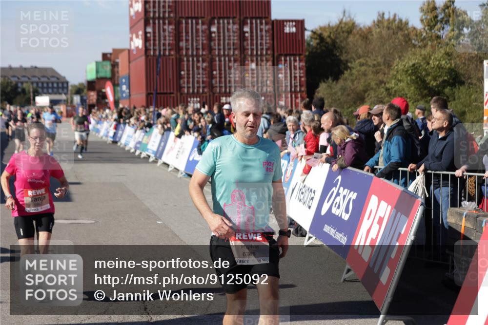 03.10.2025 - Köhlbrandbrückenlauf Jannik Wohlers http://msf.ph/oto/9125092 03.10.2025 13:06:53 Ziel 4152, 4249, 5963, 5971, 6056, 6089, 6745, 6799 meine-sportfotos.de