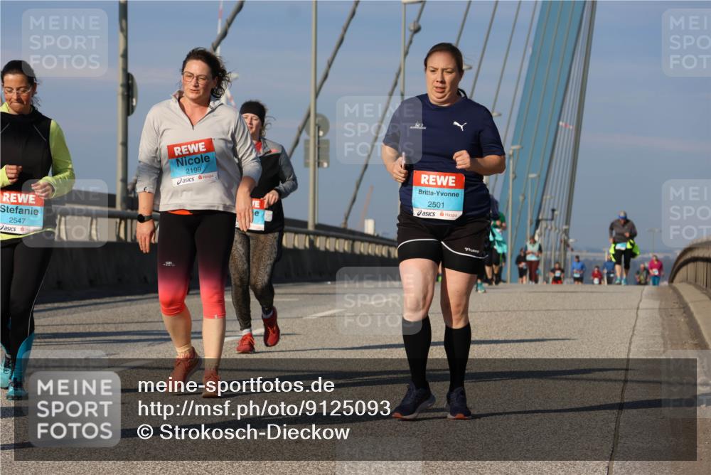 03.10.2025 - Köhlbrandbrückenlauf Strokosch-Dieckow http://msf.ph/oto/9125093 03.10.2025 10:06:58 Position 2 2547, 2199, 000, 2501 meine-sportfotos.de