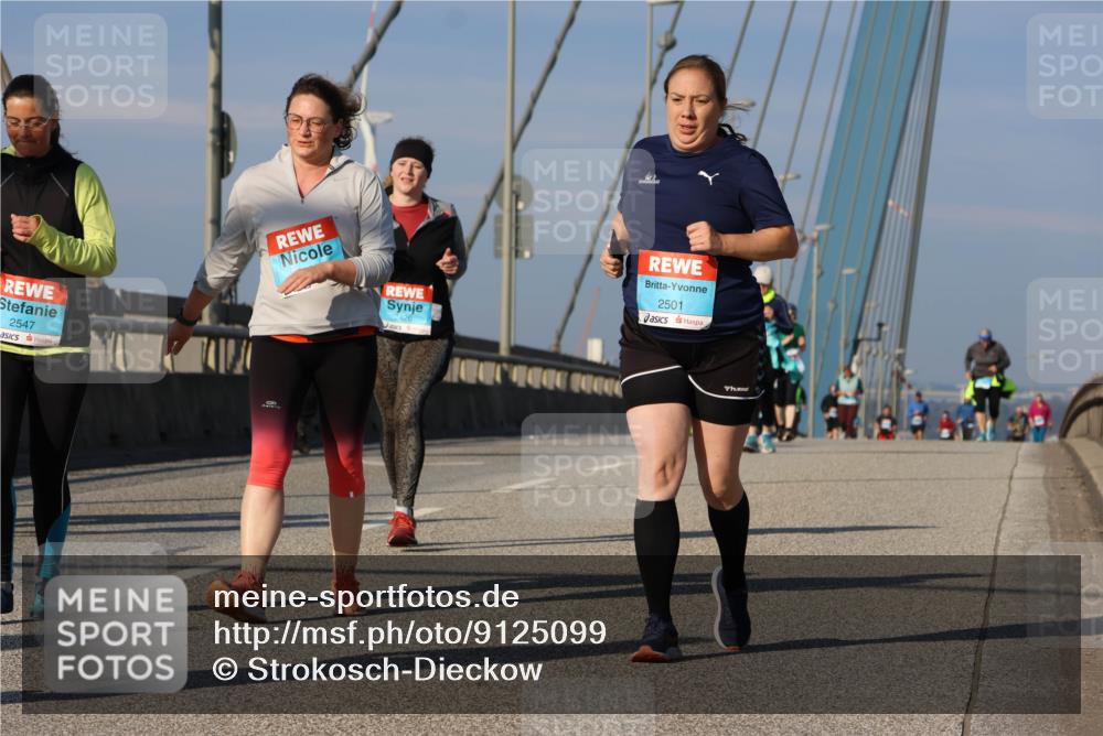 03.10.2025 - Köhlbrandbrückenlauf Strokosch-Dieckow http://msf.ph/oto/9125099 03.10.2025 10:06:58 Position 2 2547, 2426, 2501 meine-sportfotos.de