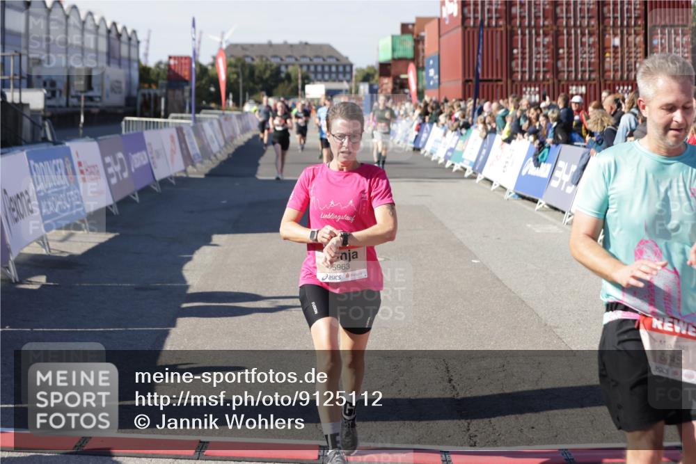 03.10.2025 - Köhlbrandbrückenlauf Jannik Wohlers http://msf.ph/oto/9125112 03.10.2025 13:06:54 Ziel 4152, 4249, 5963, 6056, 6089, 6745, 6799 meine-sportfotos.de