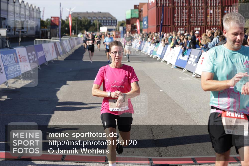 03.10.2025 - Köhlbrandbrückenlauf Jannik Wohlers http://msf.ph/oto/9125120 03.10.2025 13:06:54 Ziel 4152, 4249, 5963, 6056, 6089, 6745, 6799 meine-sportfotos.de