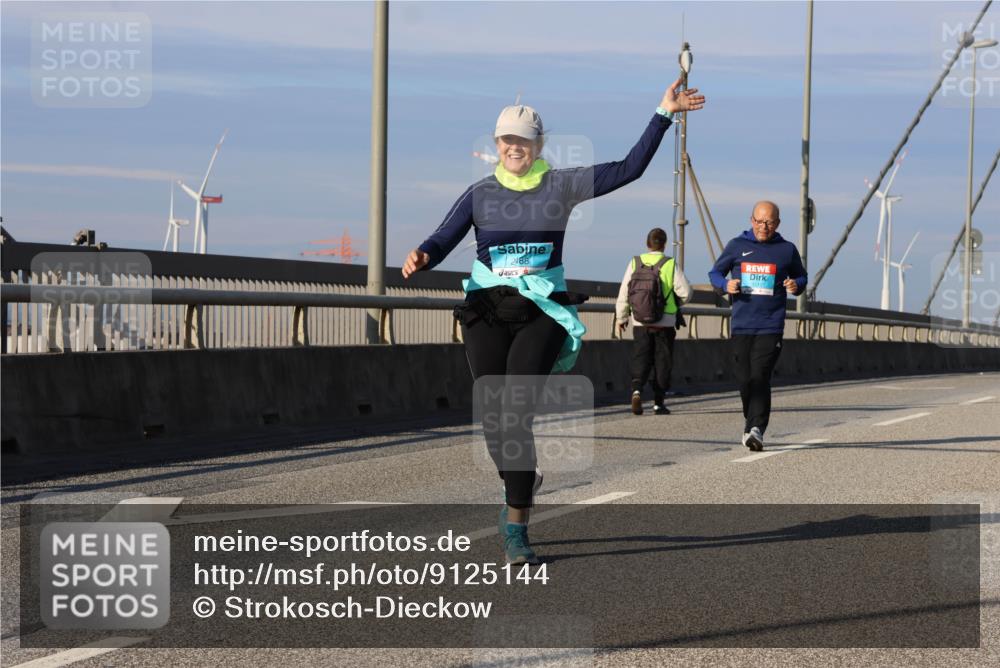03.10.2025 - Köhlbrandbrückenlauf Strokosch-Dieckow http://msf.ph/oto/9125144 03.10.2025 10:07:16 Position 2 2488 meine-sportfotos.de