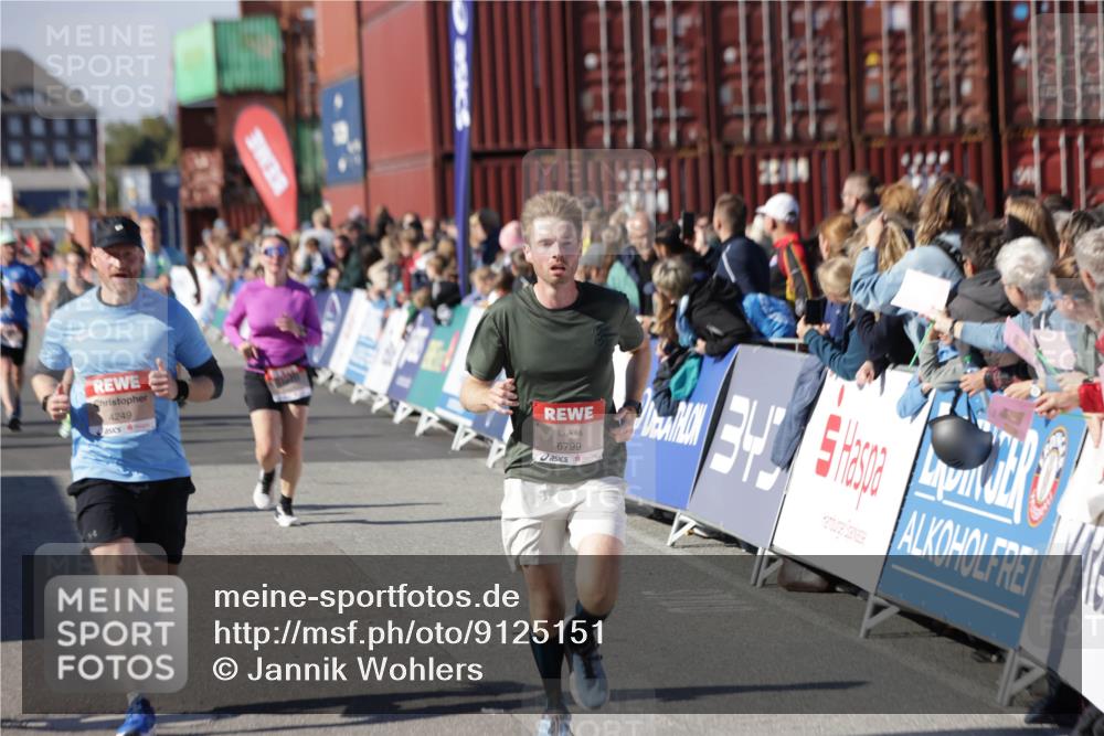 03.10.2025 - Köhlbrandbrückenlauf Jannik Wohlers http://msf.ph/oto/9125151 03.10.2025 13:06:58 Ziel 4152, 4249, 4451, 4588, 5963, 6056, 6423, 6427, 6745, 6799, 6822 meine-sportfotos.de