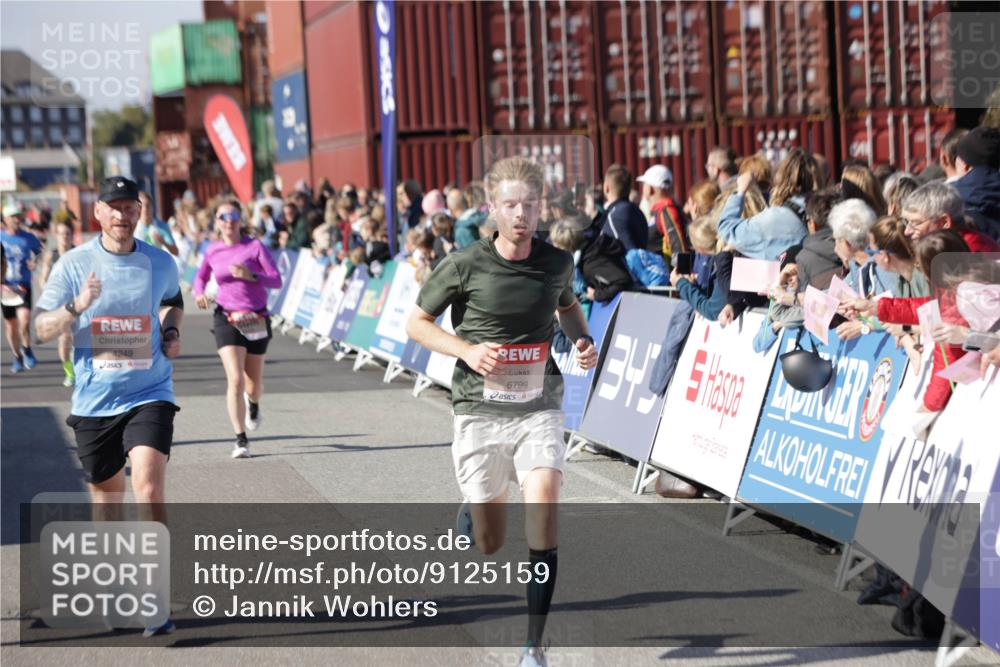 03.10.2025 - Köhlbrandbrückenlauf Jannik Wohlers http://msf.ph/oto/9125159 03.10.2025 13:06:58 Ziel 4152, 4249, 4451, 4588, 5963, 6056, 6423, 6427, 6745, 6799, 6822 meine-sportfotos.de