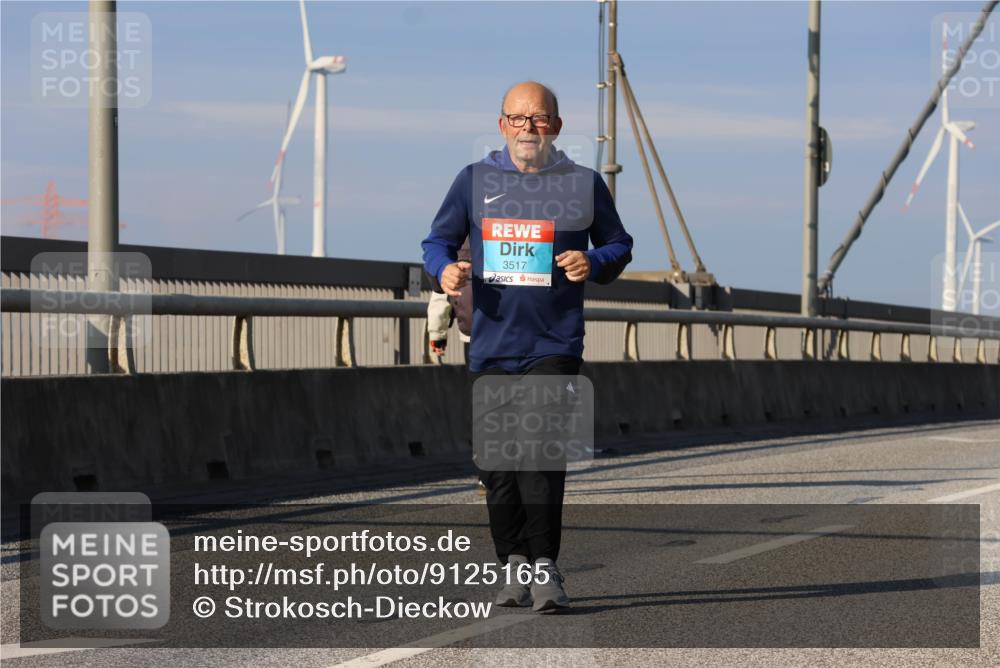 03.10.2025 - Köhlbrandbrückenlauf Strokosch-Dieckow http://msf.ph/oto/9125165 03.10.2025 10:07:18 Position 2 3517 meine-sportfotos.de