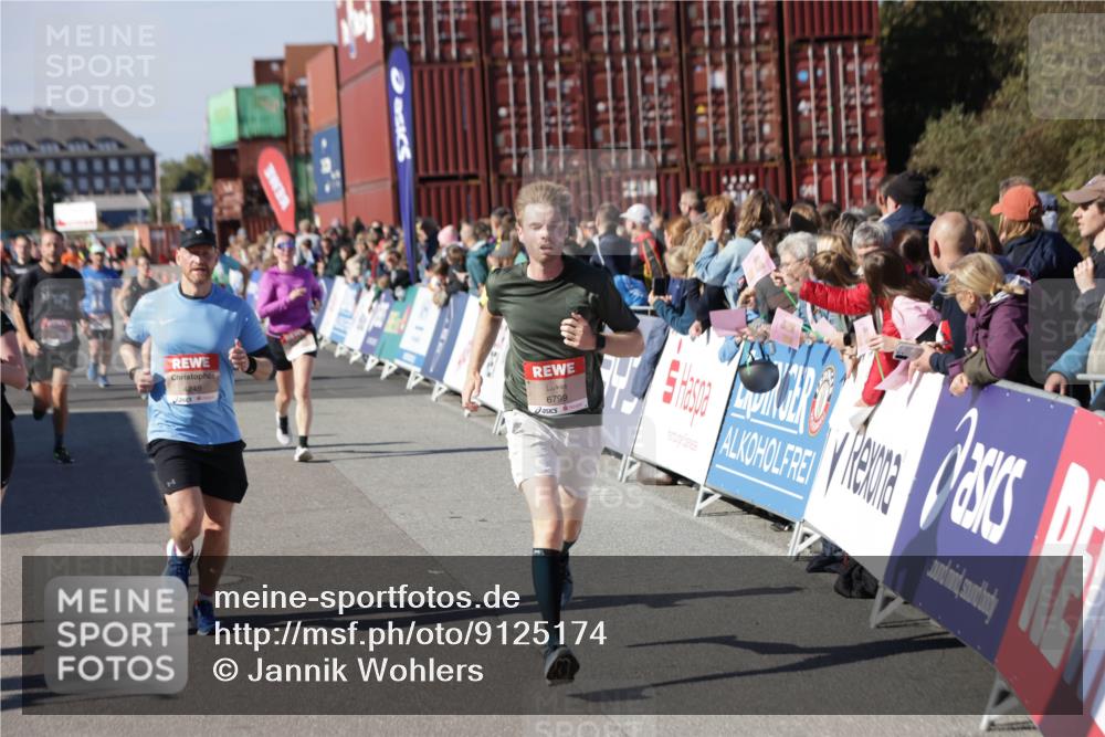 03.10.2025 - Köhlbrandbrückenlauf Jannik Wohlers http://msf.ph/oto/9125174 03.10.2025 13:06:58 Ziel 4152, 4249, 4451, 4588, 5963, 6056, 6423, 6427, 6745, 6799, 6822 meine-sportfotos.de