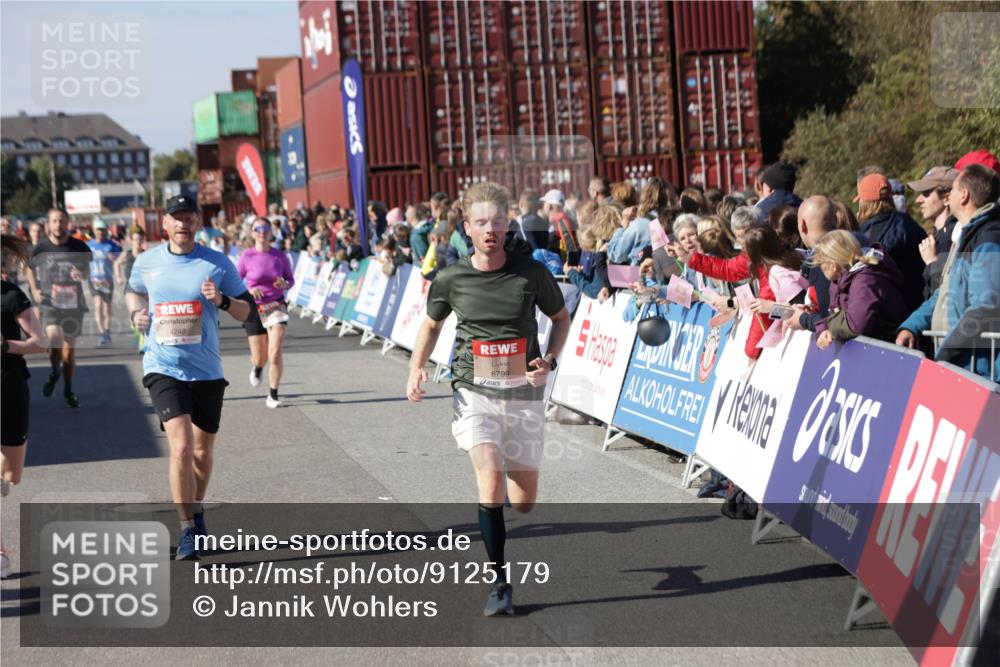 03.10.2025 - Köhlbrandbrückenlauf Jannik Wohlers http://msf.ph/oto/9125179 03.10.2025 13:06:58 Ziel 4152, 4249, 4451, 4588, 5963, 6056, 6423, 6427, 6745, 6799, 6822 meine-sportfotos.de