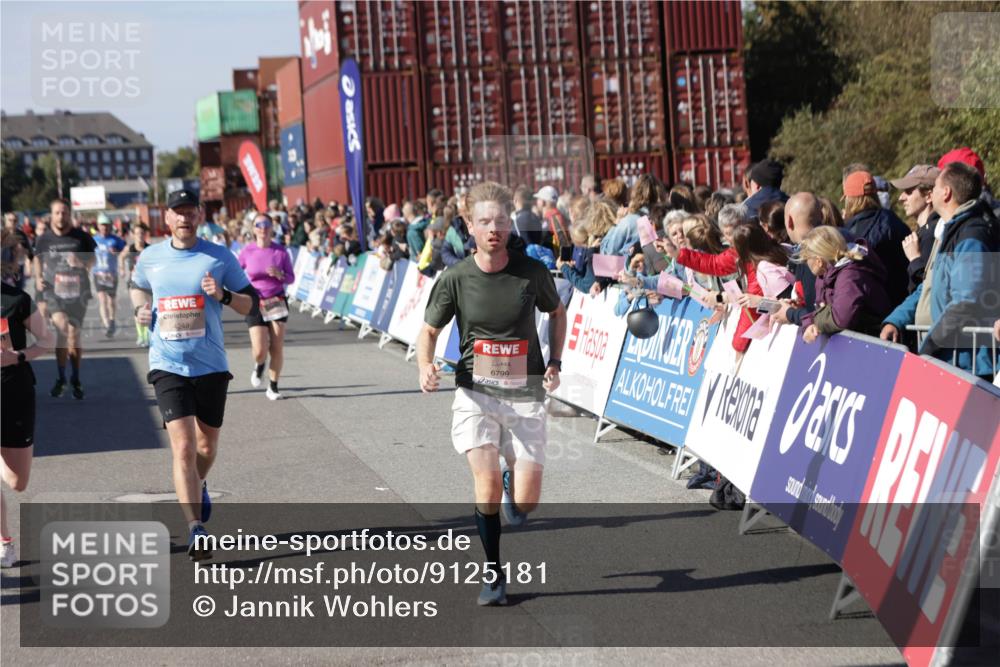 03.10.2025 - Köhlbrandbrückenlauf Jannik Wohlers http://msf.ph/oto/9125181 03.10.2025 13:06:58 Ziel 4152, 4249, 4451, 4588, 5963, 6056, 6423, 6427, 6745, 6799, 6822 meine-sportfotos.de