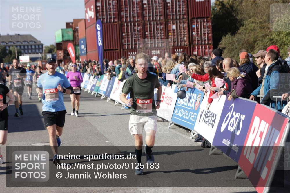 03.10.2025 - Köhlbrandbrückenlauf Jannik Wohlers http://msf.ph/oto/9125183 03.10.2025 13:06:58 Ziel 4152, 4249, 4451, 4588, 5963, 6056, 6423, 6427, 6745, 6799, 6822 meine-sportfotos.de