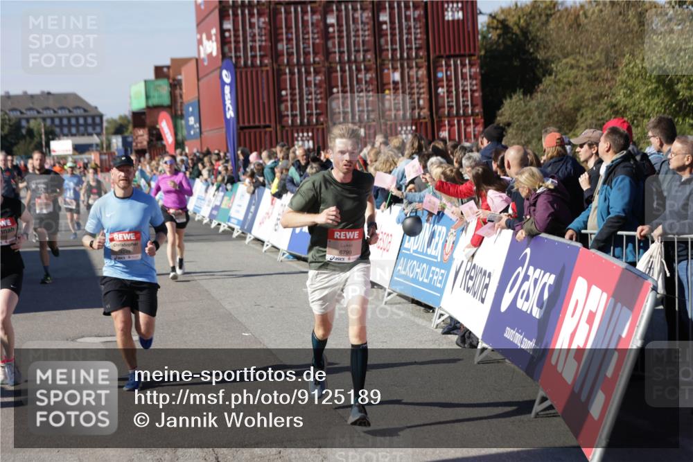 03.10.2025 - Köhlbrandbrückenlauf Jannik Wohlers http://msf.ph/oto/9125189 03.10.2025 13:06:58 Ziel 4152, 4249, 4451, 4588, 5963, 6056, 6423, 6427, 6745, 6799, 6822 meine-sportfotos.de